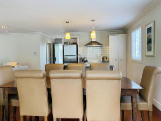 Tinkerbell Cottage 2-4 Bedroom- Russell Cottages Collection - 5