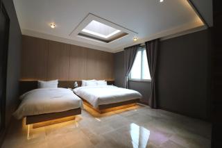 Hotel Airport - 3