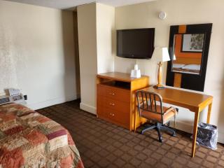 Relax Inn - Emporia - 2
