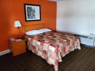 Relax Inn - Emporia - 9