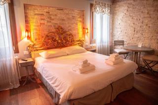 Rosso Charm B&B - Venezia - 5