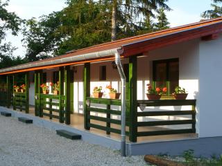 Kisrejtek Apartmanház - 0