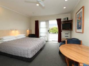 ASURE Fountain Resort Motel - 9