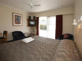 ASURE Fountain Resort Motel - 8