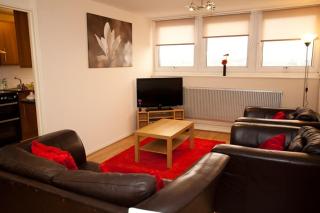 Victoria Centre Apartments in the Victoria Centre Shopping Centre - Nottingham City Centre - 24 hour access - Most Central Location, Kitchen - Sunday check-out 1pm - Opposite Hilton by Restaurants & Shops - Outdoor Parking Cars or Vans five pounds a day - Nottingham - 2