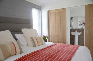 Hollicarrs - Honeycomb Lodge - York - 1