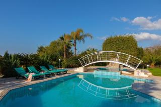 Villa Coral Bay View, walking distance to the beach! - Peyia - 8
