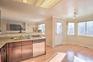 Cozy Centennial Home with Fenced-In Backyard! - Centennial - 2