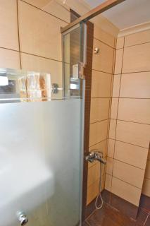 Kampielo Homes - Budget room prv bathroom - Corfu - 8