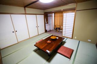 Rakki OnsenRyokan 楽奇温泉旅館 - Yamanouchi - 2