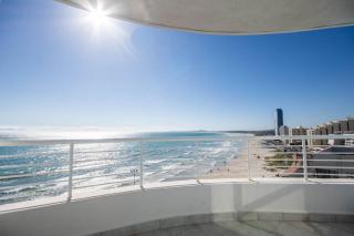 Oceanfront Panoramic Beach View - 0
