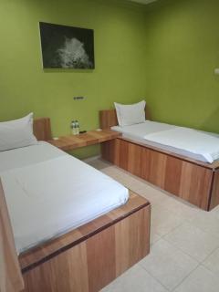 Orange Hotel - Labuan Bajo - 4