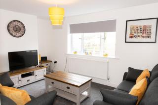 Charming 2 Bedroom House - Free Parking - Great Location - Tamworth - 0