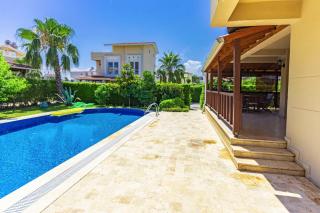 Paradise Town Villa Royal - 1
