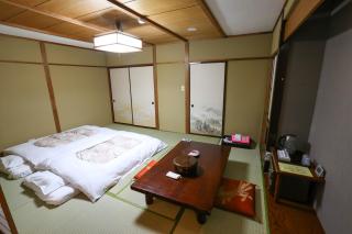 Rakki OnsenRyokan 楽奇温泉旅館 - Yamanouchi - 4