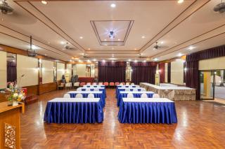 The Palm Garden Hotel - 8