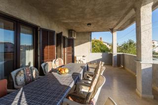 Apartment Paola for max 7 Pax with 3 bedrooms large garden and spacious balconies overlooking the sea - Poreč - 9