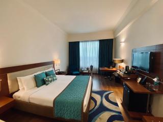 The Landmark Towers - 3