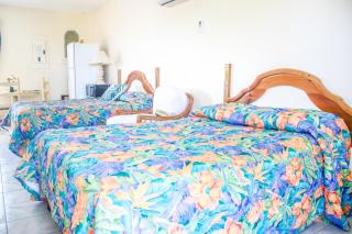 Point Village Beach Studios - 5