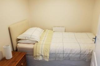 Sister's Apartment - Llanelli - 2