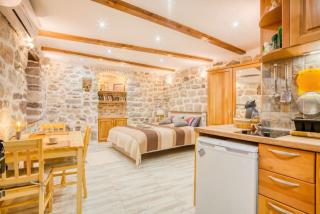 Kotor Bagus - Cozy Boutique Old Town Studio with Seaview Terrace - Kotor - 1