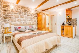 Kotor Bagus - Cozy Boutique Old Town Studio with Seaview Terrace - Kotor - 4