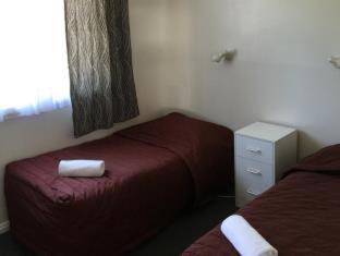 Ferry Motel - 5