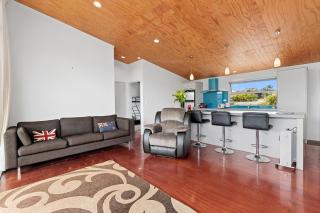 Blue Crush Villa - Mangawhai Heads Holiday Home - Mangawhai - 6