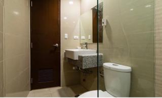 Spacious 2 Bed 2 Bath Venice Canal Mall Mckinley Hill BGC - Manilla - 4