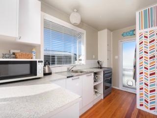 The Black Bach - Mt Maunganui Holiday Home - Mount Maunganui - 7