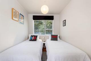 The Black Bach - Mt Maunganui Holiday Home - Mount Maunganui - 5