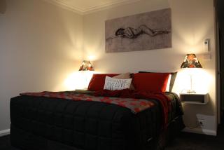 Silverdown Luxury king rooms OR Apartment - Orange - 9
