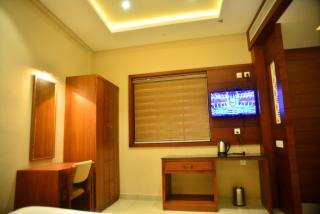 Hotel Priya - Kottakkal - 3