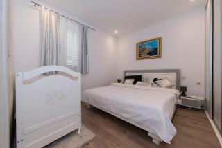 Apartman LUKA Vila Vesa Promajna with jacuzzi & garden - Promajna - 4