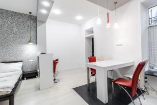 Black and Red squares apartment - Lviv - 2