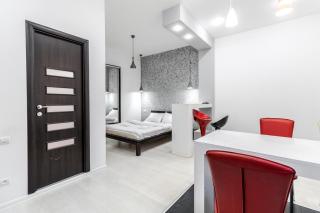 Black and Red squares apartment - Lviv - 9