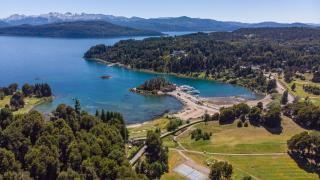 Casa en Llao Llao con vista al lago y campo de golf - Bariloche - 8