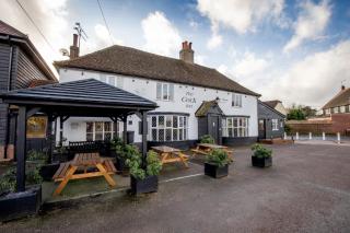The Cock Inn Hotel - Sheering - 0