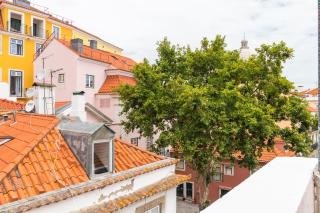 Historical Alfama, building top, 5mn to train and subway - Lissabon - 9