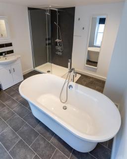 Ocean Apartment, 50 yds to Beach, Sleeps 10 - Weymouth - 9