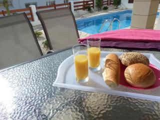 Modern villa, 4 bedrooms, private pool, close to Coral bay strip - Peyia - 9