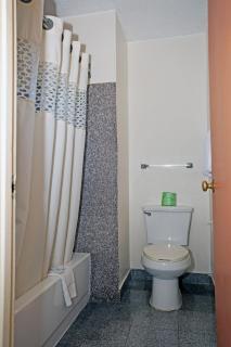 National 9 Motel - 3