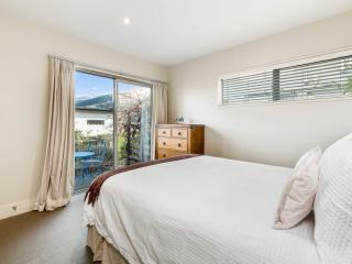 Lake Views on Yewlett - Queenstown Holiday Home - Queenstown - 1