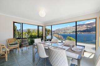 Lakeside Serenity - Wanaka Holiday Home - Wanaka - 0