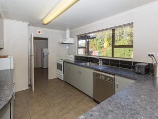 Kowhai Cottage - Wanaka Holiday Home - Wanaka - 4