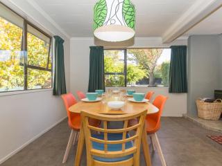 Kowhai Cottage - Wanaka Holiday Home - Wanaka - 2