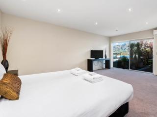 Skyline Outlook - Wanaka Home - 1