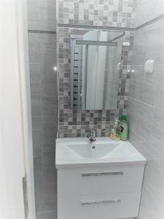 WHITE APARTMENT, Kraskova 2, BRATISLAVA - 7