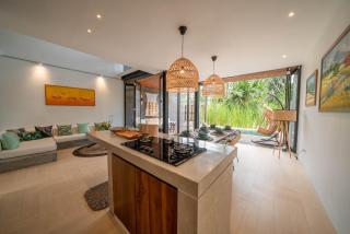 Villa Jannati - 4BR Pool Villa Near Berawa Beach - Canggu - 6