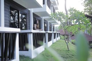 Aman Dan Laut - 9